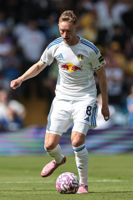 Sean Longstaff of Leeds United with the ball during the Pre-season friendly match Leeds United vs Villarreal at Elland Road, Leeds, United Kingdom, 2nd August 2025

(Photo by Mark Cosgrove/News Images)