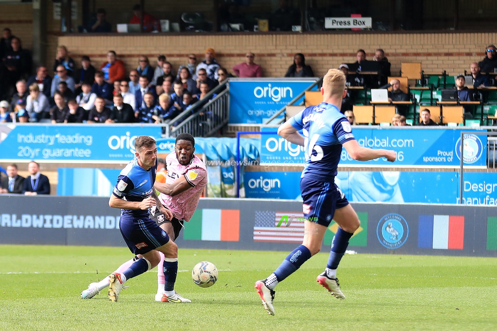 Olamide Shodipo #7 of Sheffield Wednesday in action.