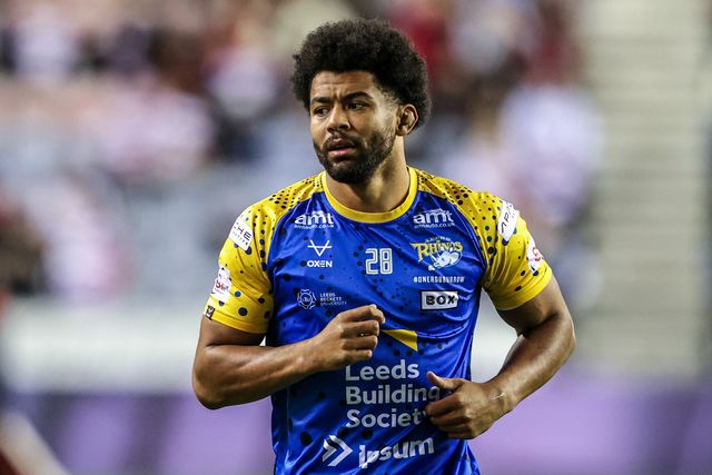 Kallum Watkins of Leeds Rhinos in the pre-game warm up during the Betfred Super League round 27 match Wigan Warriors vs Leeds Rhinos at The Brick Community Stadium, Wigan, United Kingdom, 19th September 2025

(Photo by Alfie Cosgrove/News Images)