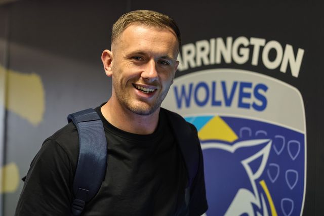 Ben Currie of Warrington Wolves arrives during the Betfred Super League round 9 match Warrington Wolves vs Wigan Warriors at The Halliwell Jones Stadium, Warrington, United Kingdom on 24 April 2026

(Photo by Mark Cosgrove/News Images)