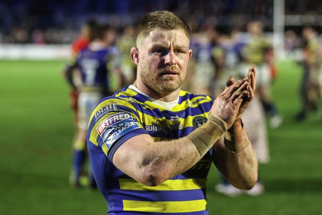 Luke Yates of Warrington Wolves applauds the fans after the game during the Betfred Super League Round 1 match Warrington Wolves vs St Helens at The Halliwell Jones Stadium, Warrington, United Kingdom on 13 February 2026

(Photo by Alfie Cosgrove/News Images)