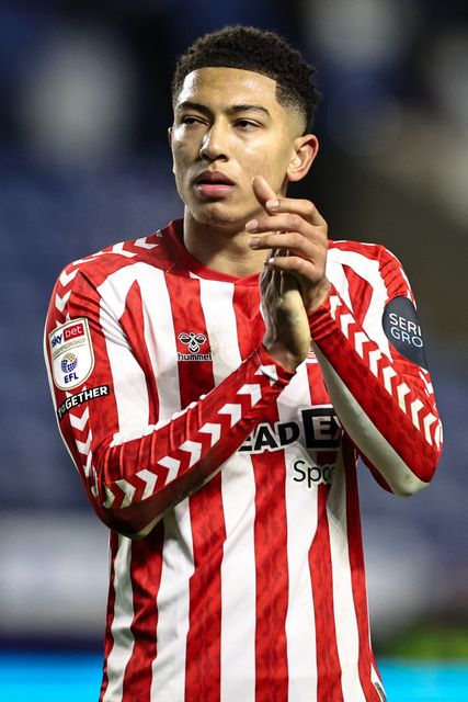 Jobe Bellingham of Sunderland applauds the fans after the final whistle during the Sky Bet Championship match Sheffield Wednesday vs Sunderland at Hillsborough, Sheffield, United Kingdom, 28th February 2025

(Photo by Mark Cosgrove/News Images)