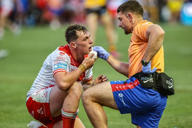 Jack Broadbent of Hull KR receives treatment during the Betfred Super League round 15 match Castleford Tigers vs Hull KR at The Mend-A-Hose Jungle, Castleford, United Kingdom, 19th June 2025

(Photo by Alfie Cosgrove/News Images)