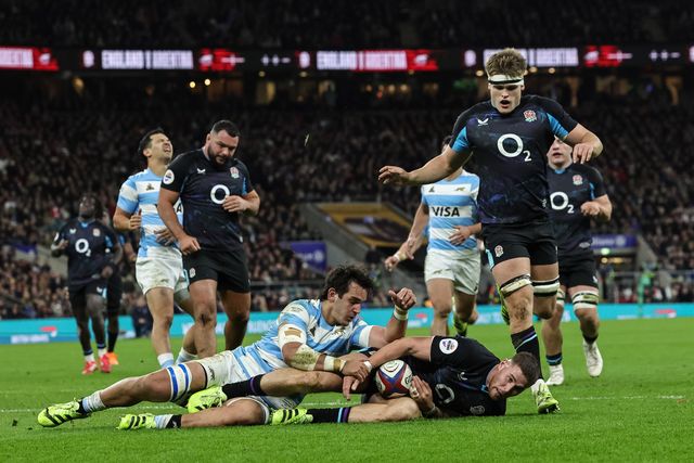 Freddie Steward of England stops Santiago Grondona of Argentina from going over as he grounds the ball during the Quilter Nations Series 2025 match England vs Argentina at Allianz Stadium, Twickenham, United Kingdom, 23rd November 2025

(Photo by Mark Cosgrove/News Images)

*** GER AUT SUI OUT ***