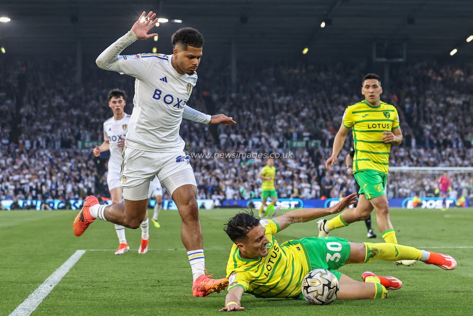 Dimitris Giannoulis of Norwich City blocks the ball from Georginio Rutter of Leeds United during the Sky Bet Championship Play-off Semi Final Second Leg Leeds United vs Norwich City at Elland Road, Leeds, United Kingdom, 16th May 2024

(Photo by Mark Cosgrove/News Images)