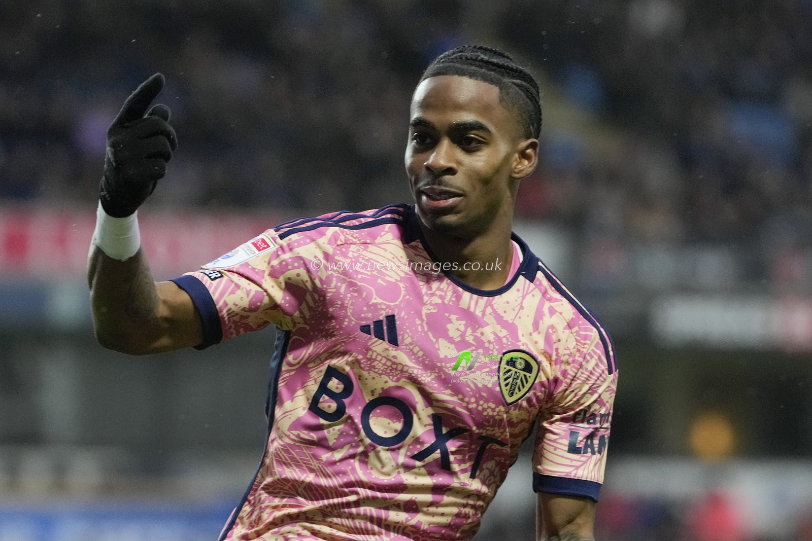 Crysencio Summerville #10 of Leeds United celebrates scoring to make it 0-2 during the Sky Bet Championship match Blackburn Rovers vs Leeds United at Ewood Park, Blackburn, United Kingdom, 9th December 2023

(Photo by Steve Flynn/News Images)