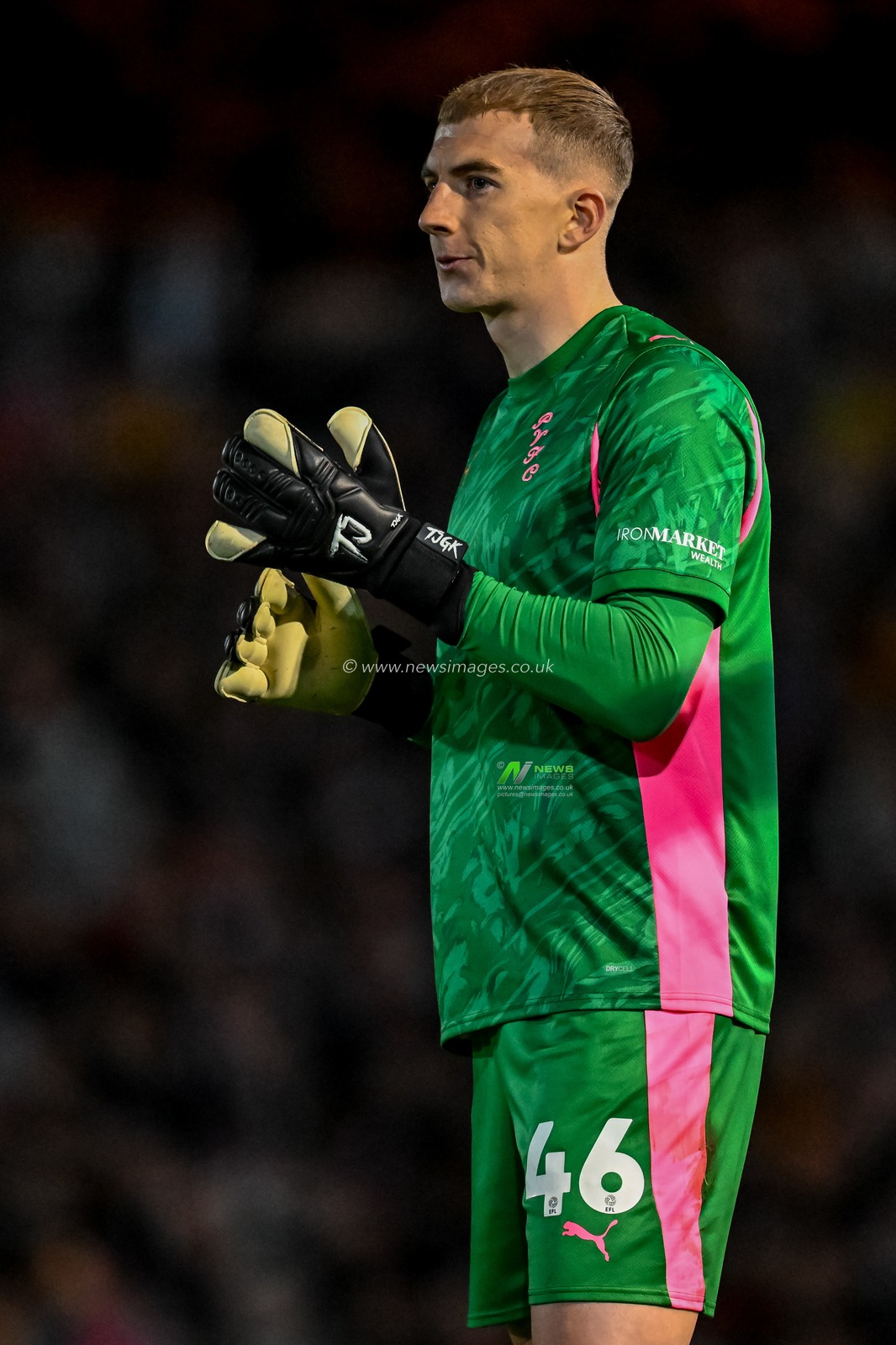 Joe Gauci of Port Vale during the Carabao Cup Round 3 match Port Vale vs Arsenal at Vale Park, Burslem, United Kingdom, 24th September 2025

(Photo by Adam Gee/News Images)