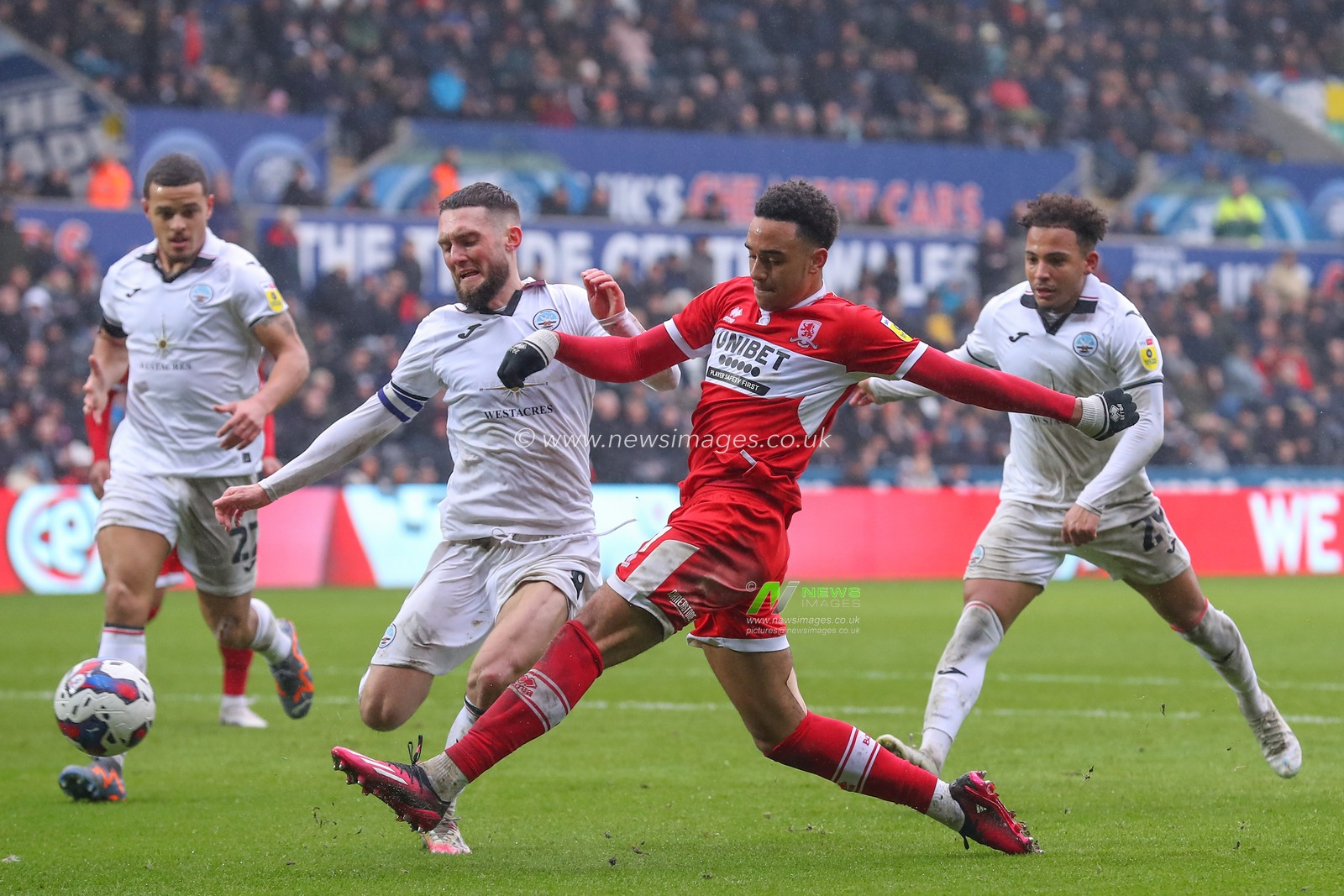 Aaron Ramsey #11 of Middlesbrough scores a goal to make it 1-1 during the Sky Bet Championship match Swansea City vs Middlesbrough at Swansea.com Stadium, Swansea, United Kingdom, 11th March 2023

(Photo by Gareth Evans/News Images)