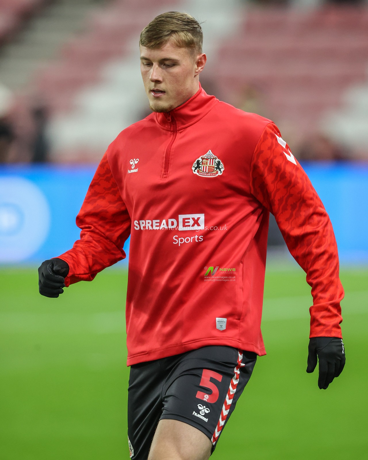 Daniel Ballard of Sunderland in the pregame warmup session during the Sky Bet Championship match Sunderland vs Bristol City at Stadium Of Light, Sunderland, United Kingdom, 10th December 2024

(Photo by Alfie Cosgrove/News Images)