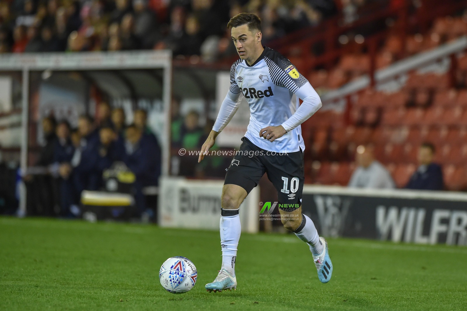 2nd October 2019, Oakwell, Barnsley, England; Sky Bet Championship, Barnsley v Derby County :Tom Lawrence (10) of Derby County attacks with the ball .

Credit: Dean Williams/News Images