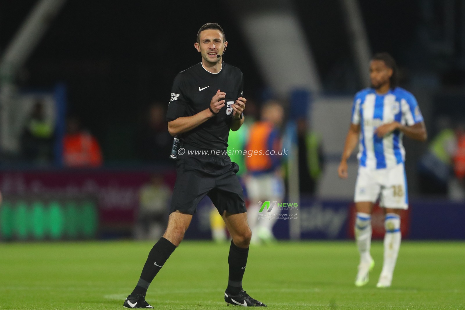 Referee Tom Reeves during the Sky Bet Championship match Huddersfield Town vs Stoke City at John Smith's Stadium, Huddersfield, United Kingdom, 20th September 2023

(Photo by Gareth Evans/News Images)