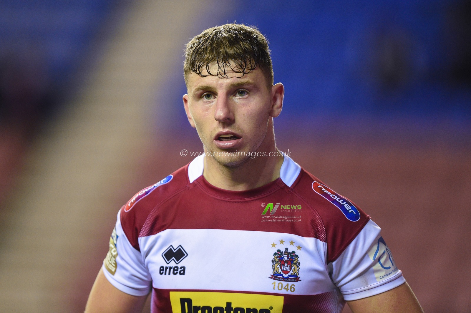 20th September 2019 , DW Stadium, Wigan, England;  Betfred Super League, Round  Playoffs, Wigan Warriors vs Salford Red Devils ; George Williams (6) of Wigan Warriors during the game.


Credit: Richard Long/News Images