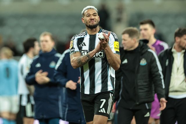 Joelinton of Newcastle Untied applauds the fans after the final whistle during the Carabao Cup Semi-finals First Leg Newcastle United vs Manchester City at St. James's Park, Newcastle, United Kingdom, 13th January 2026

(Photo by Mark Cosgrove/News Images)