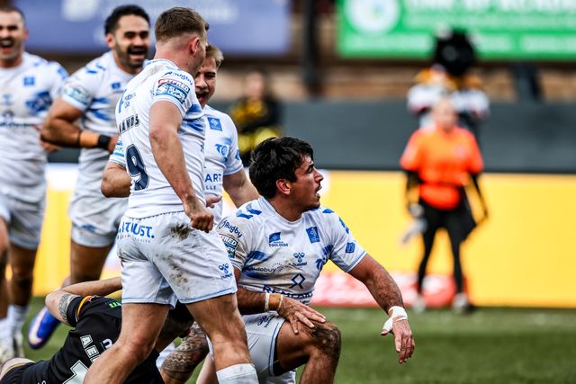 Anthony Marion of Toulouse Olympique goes over for a try during the Betfred Super League match Bradford Bulls vs Toulouse at Odsal Stadium, Bradford, United Kingdom on 01 March 2026

(Photo by Alfie Cosgrove/News Images)
