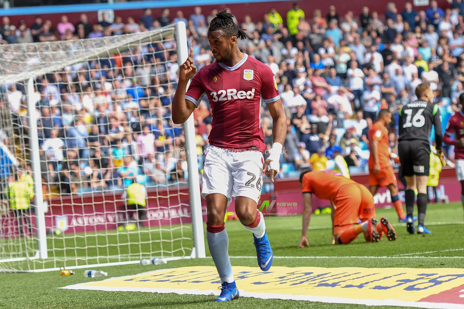 22nd April 2019 , Villa Park, Birmingham, England ; Sky Bet Championship, Aston Villa vs Millwall : Jonathan Kodjia (26) of Aston Villa scores to make it 1-0 to Aston Villa

Credit: Gareth Dalley/News Images

English Football League images are subject to DataCo Licence