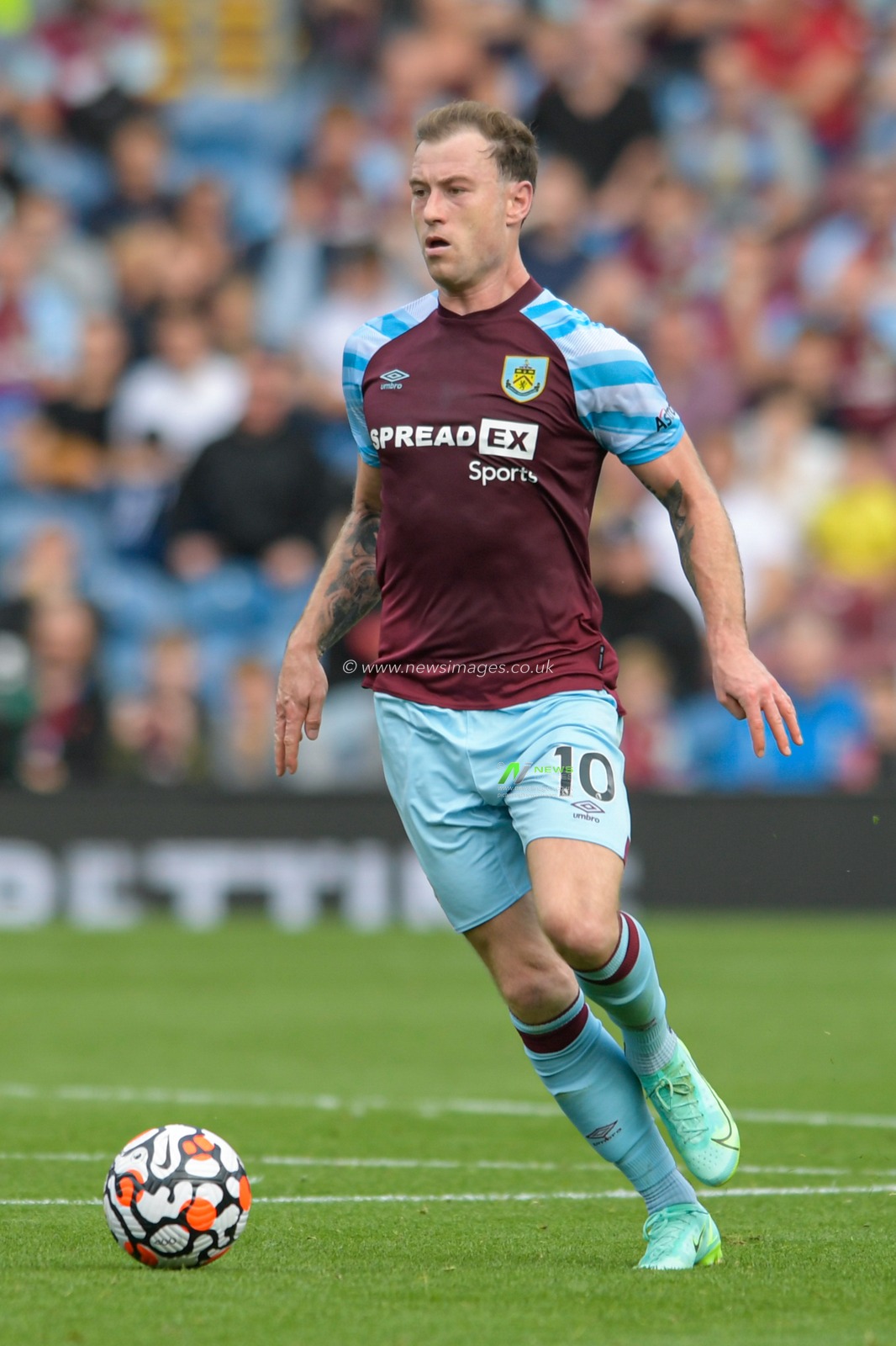 Ashley Barnes #10 of Burnley with the ball