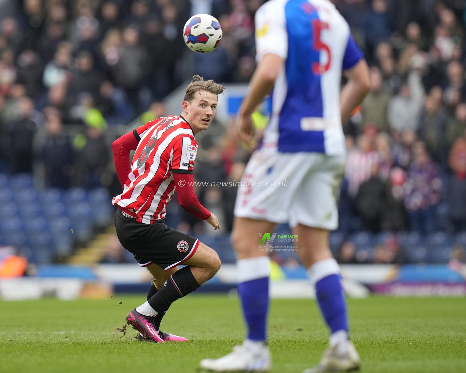 Sander Berge #8 of Sheffield United during the Sky Bet Championship match Blackburn Rovers vs Sheffield United at Ewood Park, Blackburn, United Kingdom, 4th March 2023

(Photo by Steve Flynn/News Images)