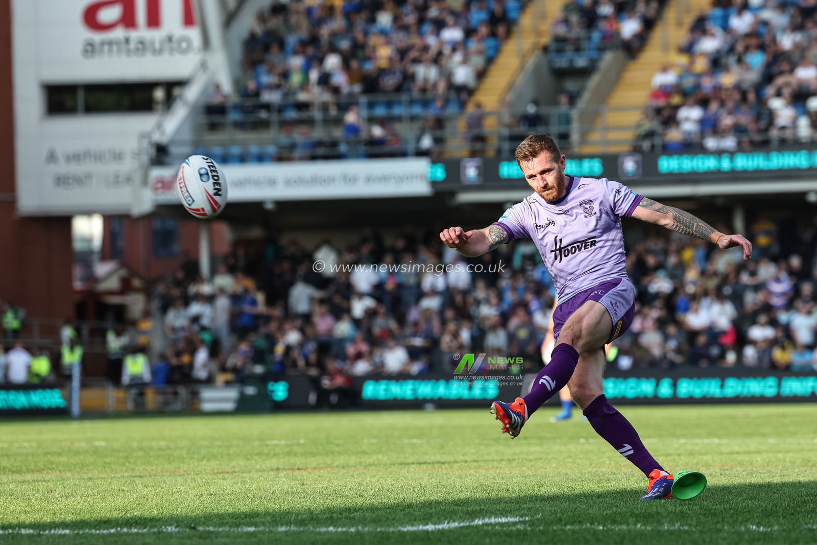 Marc Sneyd of Warrington Wolves converts for a goal during the Betfred Super League Round 14 Leeds Rhinos v Warrington Wolves at Headingley Stadium, Leeds, United Kingdom, 14th June 2025

(Photo by Mark Cosgrove/News Images)