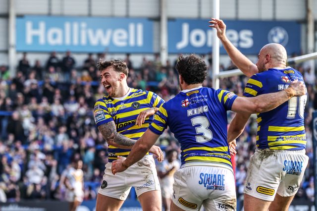 Matty Ashton of Warrington Wolves celebrates his try during the Betfred Super League round 5 match Warrington Wolves vs Castleford Tigers at The Halliwell Jones Stadium, Warrington, United Kingdom on 21 March 2026

(Photo by Alfie Cosgrove/News Images)