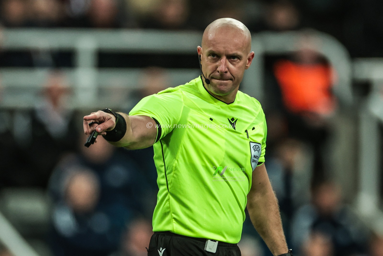 Referee Szymon Marciniak gives the players instructions during the UEFA Champions League Matchday 3 of 8 Newcastle United vs Benfica at St. James's Park, Newcastle, United Kingdom, 21st October 2025

(Photo by Mark Cosgrove/News Images)