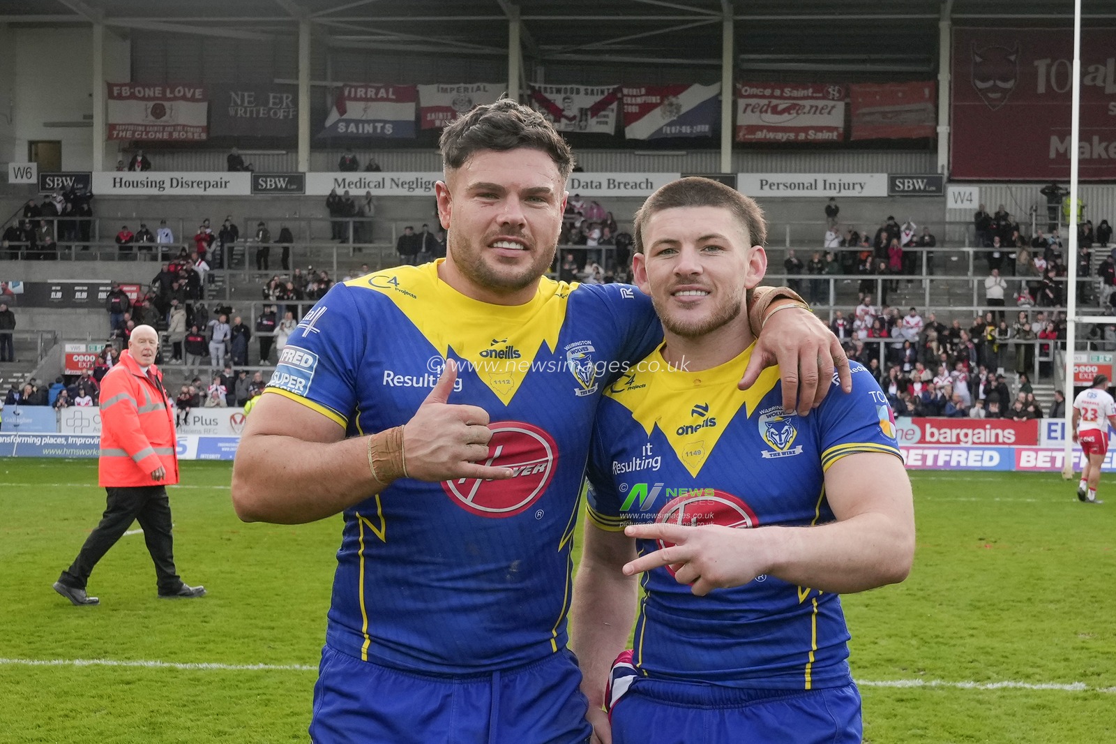 Joe Philbin of Warrington Wolves celebrates with Danny Walker of Warrington Wolves after the Betfred Challenge Cup Quarter Final match St Helens vs Warrington Wolves at Totally Wicked Stadium, St Helens, United Kingdom, 14th April 2024

(Photo by Steve Flynn/News Images)