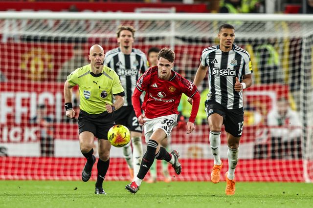 Jack Fletcher of Manchester Untied breaks with the ball during the Premier League match Manchester United vs Newcastle United at Old Trafford, Manchester, United Kingdom, 26th December 2025

(Photo by Alfie Cosgrove/News Images)

*** GER AUT SUI OUT ***