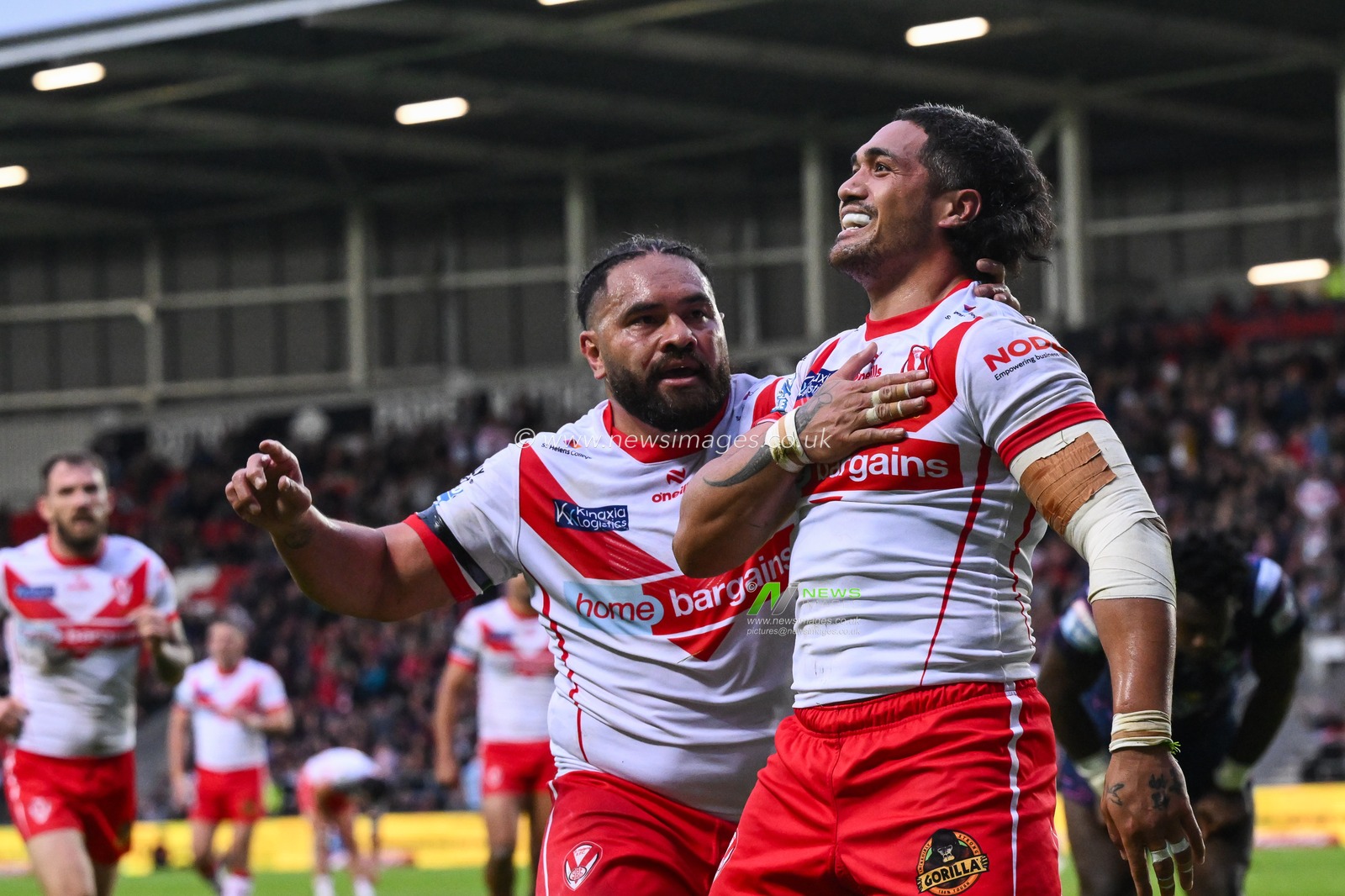 Sione Mataâ€™utia of St. Helens celebrates his try during the Betfred Super League Round 12 match St Helens vs Leeds Rhinos at Totally Wicked Stadium, St Helens, United Kingdom, 24th May 2024

(Photo by Craig Thomas/News Images)