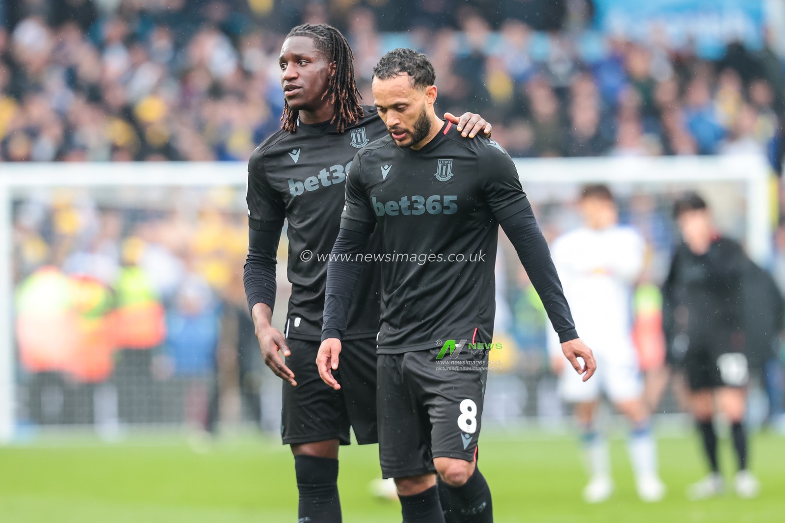 Lewis Baker of Stoke City looks dejected during the Sky Bet Championship match Leeds United vs Stoke City at Elland Road, Leeds, United Kingdom, 21st April 2025

(Photo by Richard Bierton/News Images)