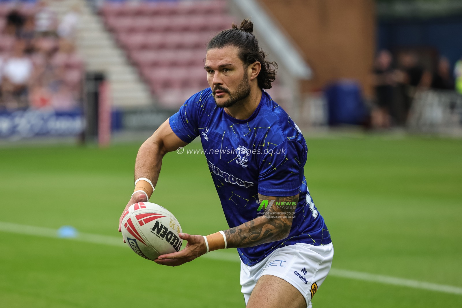 James Bentley of Warrington Wolves in the pre-game warm up during the Betfred Super League round 18 match Wigan Warriors vs Warrington Wolves at The Brick Community Stadium, Wigan, United Kingdom on 10 July 2026

(Photo by Mark Cosgrove/News Images)