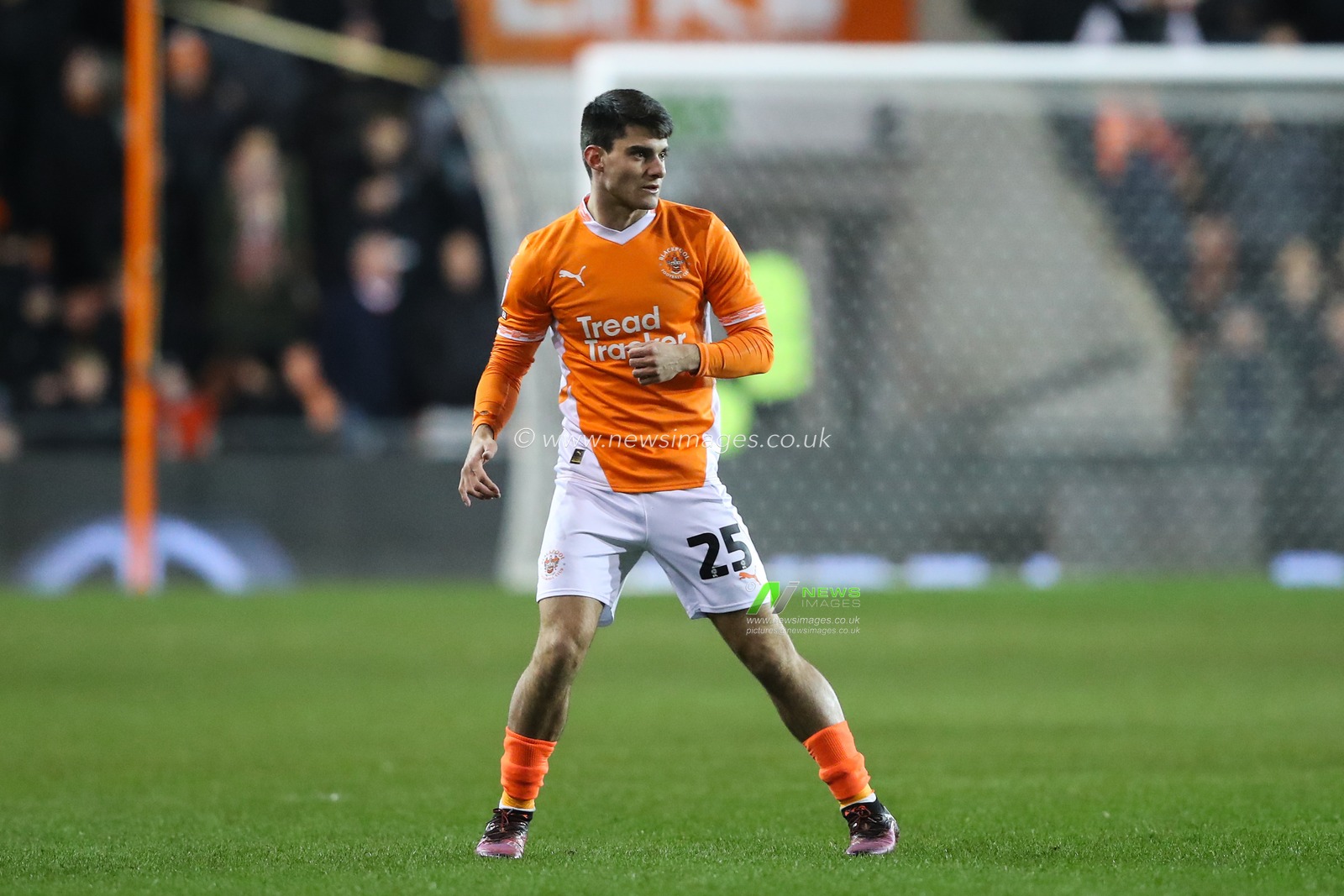 Rob Apter of Blackpool during the Sky Bet League 1 match Blackpool vs Peterborough United at Bloomfield Road, Blackpool, United Kingdom, 4th March 2025

(Photo by Gareth Evans/News Images)