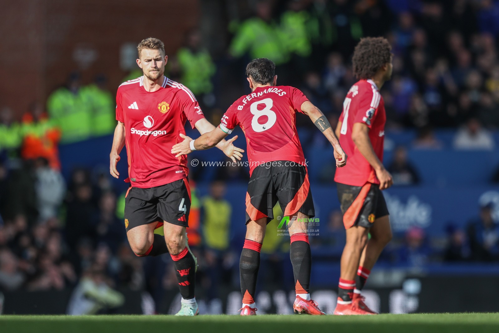 Bruno Fernandes of Manchester United celebrates his goal to make it 2-1 during the Premier League match Everton vs Manchester United at Goodison Park, Liverpool, United Kingdom, 22nd February 2025

(Photo by Alfie Cosgrove/News Images)