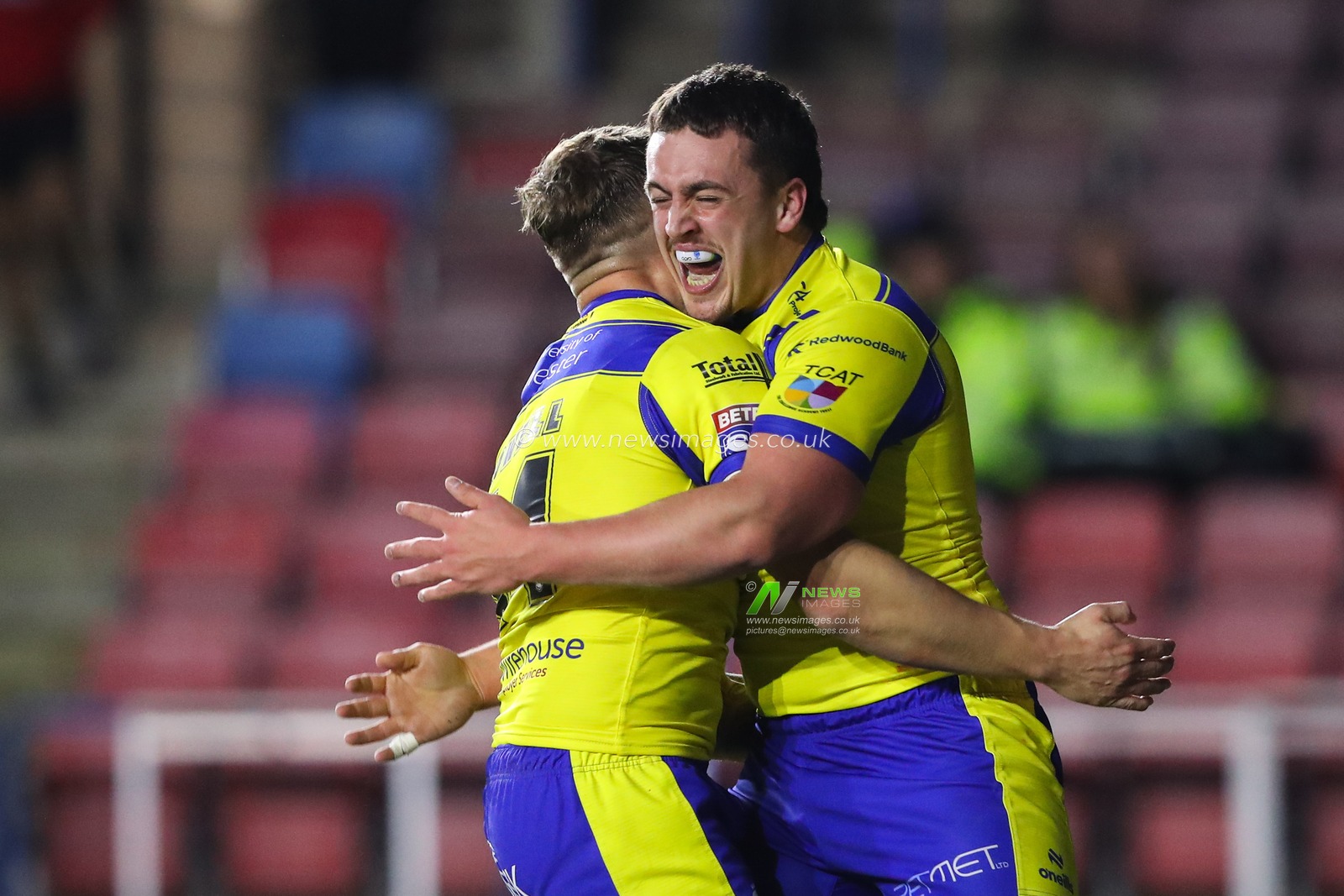 Max Wood of Warrington Wolves celebrates his try to make it 16-14 during the Betfred Challenge Cup match Widnes Vikings vs Warrington Wolves at DCBL Stadium, Widnes, United Kingdom, 15th March 2025

(Photo by Gareth Evans/News Images)