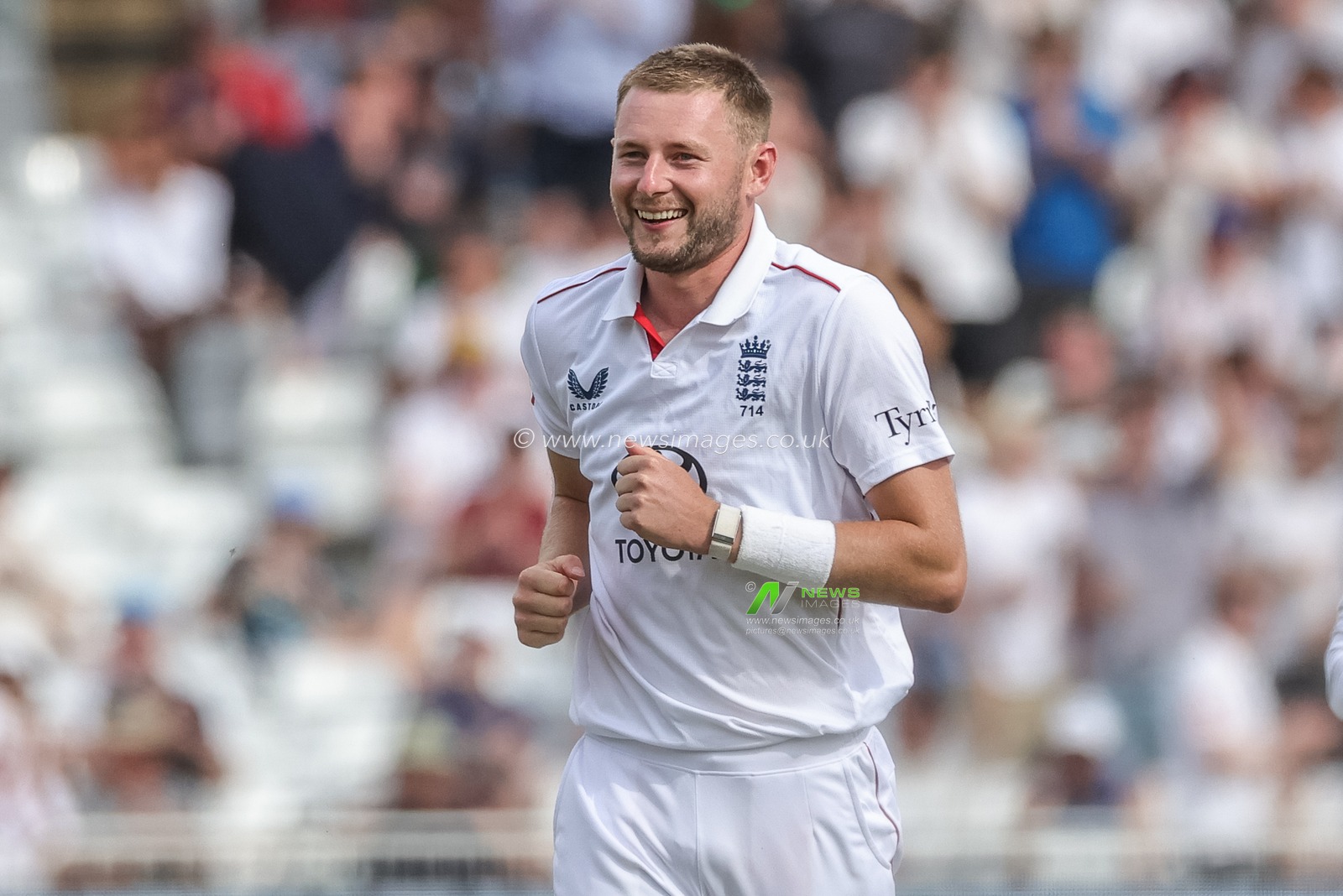 Gus Atkinson of England celebrates the wicket of  Henry Nicholls of New Zealand during the 3rd Rothesay Test Match Day 3 match England vs New Zealand at Trent Bridge, Nottingham, United Kingdom on 27 June 2026

(Photo by Mark Cosgrove/News Images)