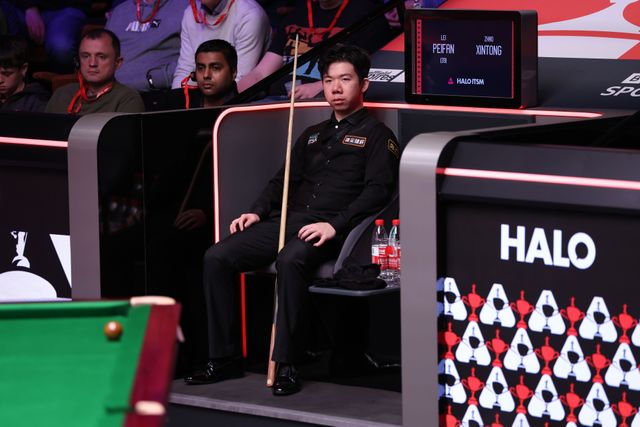 Lei Peifan during the game against Zhao Xintong during the 2025 Halo World Snooker Championship at Crucible Theatre, Sheffield, United Kingdom, 26th April 2025

(Photo by Alex Roebuck/News Images)