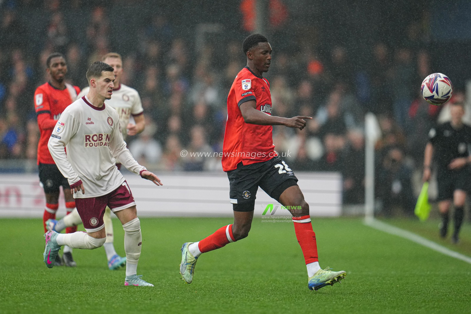 Christ Makosso of Luton Town and Anis Mehmeti of Bristol City during the Sky Bet Championship match Luton Town vs Bristol City at Kenilworth Road, Luton, United Kingdom, 21st April 2025

(Photo by Harvey Murphy/News Images)