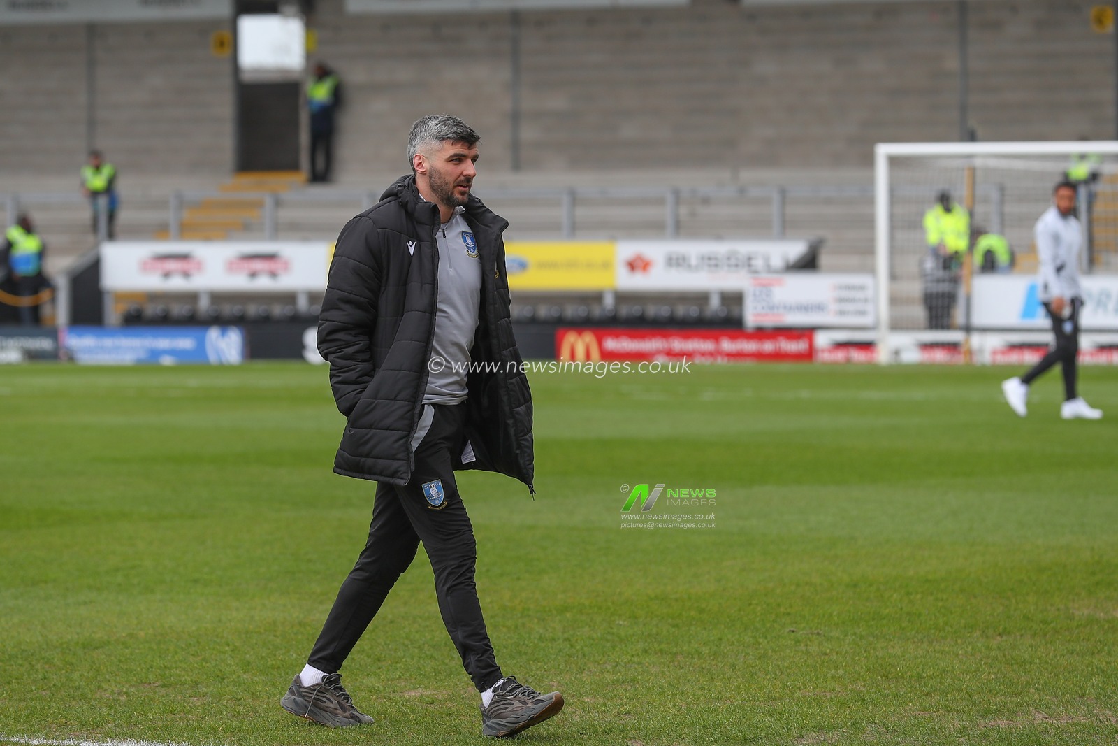 Callum Paterson #13 of Sheffield Wednesday arrives ahead of the Sky Bet League 1 match Burton Albion vs Sheffield Wednesday at Pirelli Stadium, Burton upon Trent, United Kingdom, 15th April 2023

(Photo by Gareth Evans/News Images)