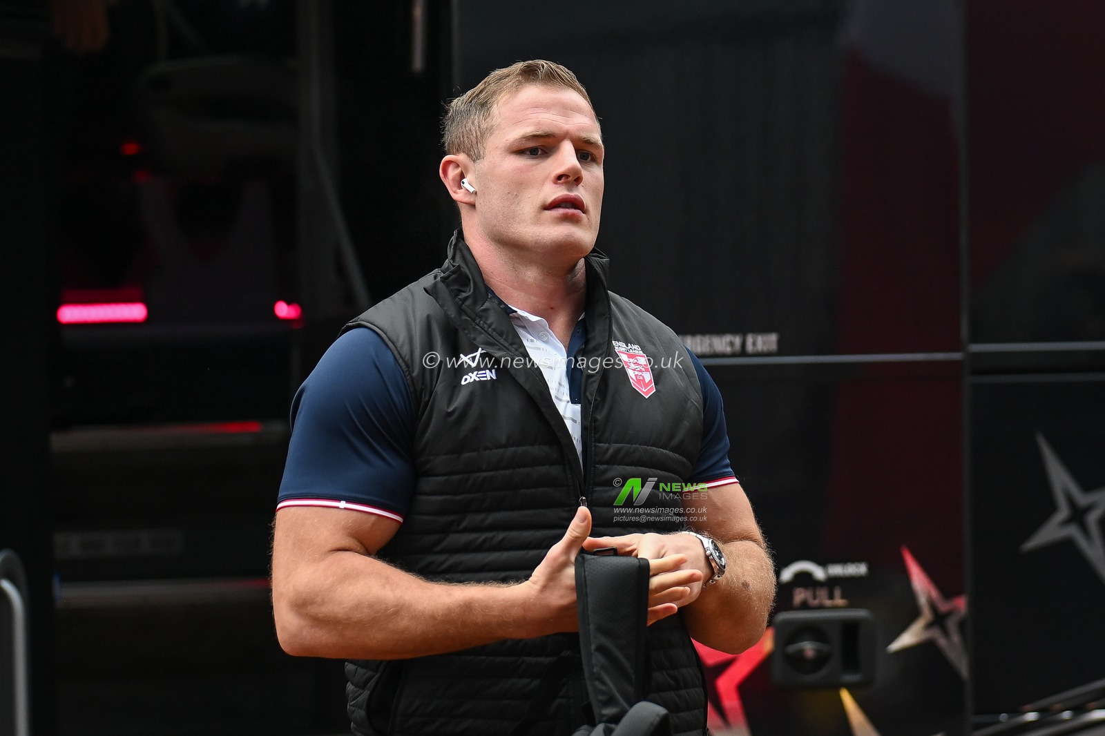 Tom Burgess of England arrives at the stadium before the Rugby League International match England vs Tonga at John Smith's Stadium, Huddersfield, United Kingdom, 28th October 2023

(Photo by Craig Thomas/News Images)