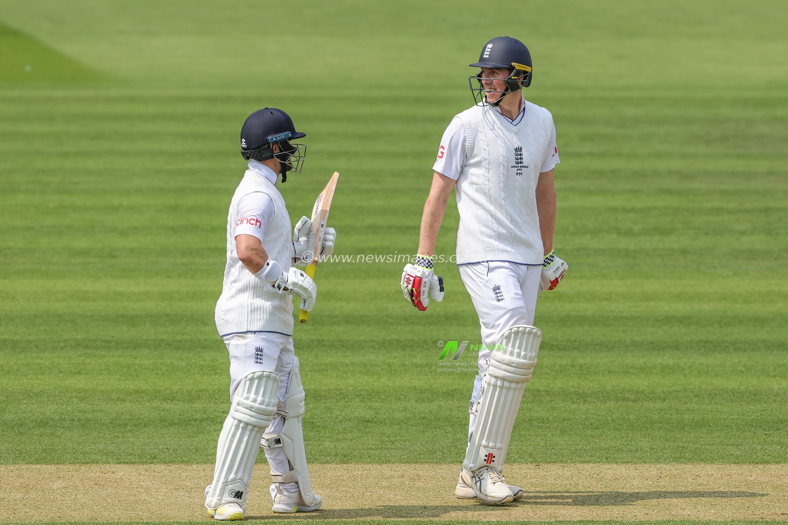 Ben Duckett of England congratulates Zak Crawley of England on hitting a four during the LV= Insurance Ashes Test Series Second Test Day 2 England v Australia at Lords, London, United Kingdom, 29th June 2023

(Photo by Mark Cosgrove/News Images)
