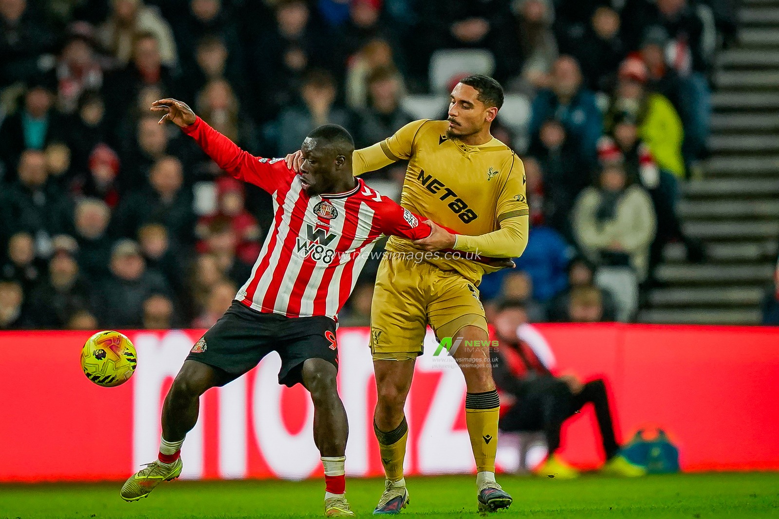 Brian Brobbey of Sunderland battles for the ball with Maxence Lacroix of Crystal Palace during the Premier League match Sunderland vs Crystal Palace at Stadium Of Light, Sunderland, United Kingdom, 17th January 2026

(Photo by Maynard Manyowa/News Images)