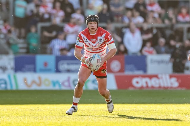 Jonny Lomax of St Helens R.F.C. in action during the Betfred Super League round 9 match St Helens vs Wakefield Trinity at The BrewDog Stadium, St Helens, United Kingdom on 25 April 2026

(Photo by Mark Cosgrove/News Images)