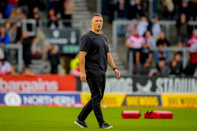  Warrington Wolves manager Sam Burgess applauds the fans during the pre-game warm up session during the Betfred Super League round 14 match St Helens vs Warrington Wolves at The BrewDog Stadium, St Helens, United Kingdom on 11 June 2026

(Photo by Maynard Manyowa/News Images)