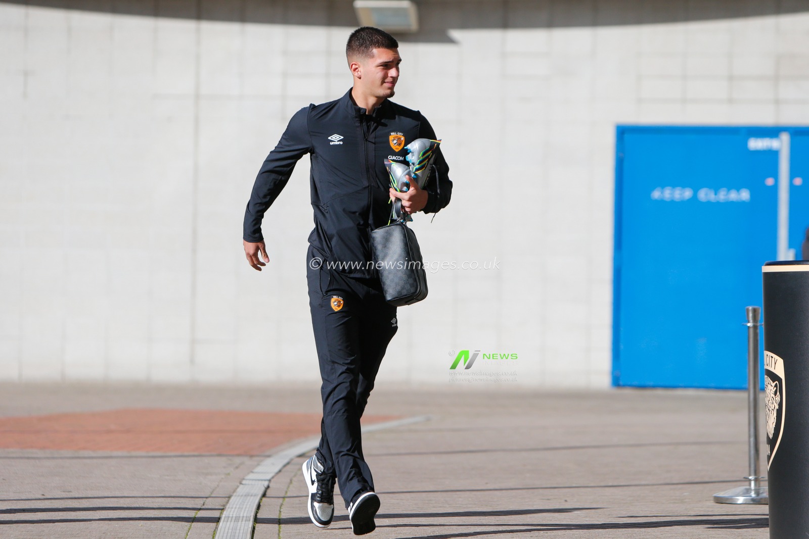 Xavier Simons #35 of Hull City arrives for the Sky Bet Championship match Hull City vs Birmingham City at MKM Stadium, Hull, United Kingdom, 16th October 2022

(Photo by Ben Early/News Images)