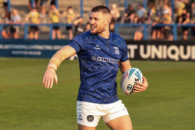 Danny Walker of Warrington Wolves in the pre-game warm up during the Betfred Super League round 23 match Warrington Wolves vs York Knights at The Halliwell Jones Stadium, Warrington, United Kingdom on 13 August 2026

(Photo by Mark Cosgrove/News Images)