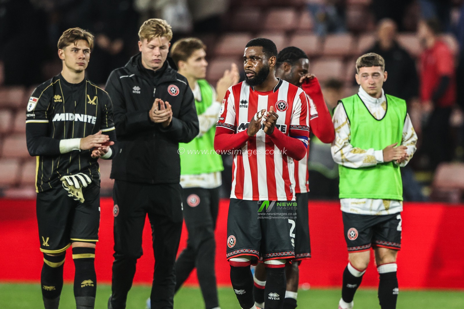 Japhet Tanganga of Sheffield United applauds the fans after the game during the Sky Bet Championship match Sheffield United vs Southampton at Bramall Lane, Sheffield, United Kingdom, 30th September 2025

(Photo by Alfie Cosgrove/News Images)