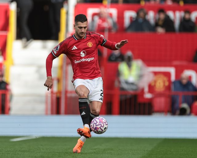 Diogo Dalot of Manchester United in action during the Premier League match Manchester United vs Sunderland at Old Trafford, Manchester, United Kingdom, 4th October 2025

(Photo by Mark Cosgrove/News Images)