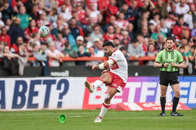 Rhyse Martin of Hull KR converts for a goal during the Betfred Super League round 12 match Hull KR vs Wigan Warriors at Sewell Group Craven Park, Hull, United Kingdom on 21 May 2026

(Photo by Mark Cosgrove/News Images)