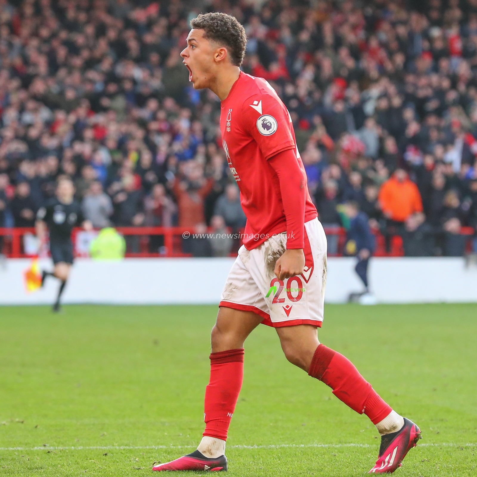 Brennan Johnson #20 of Nottingham Forest celebrates his teams win after the Premier League match Nottingham Forest vs Leeds United at City Ground, Nottingham, United Kingdom, 5th February 2023

(Photo by Gareth Evans/News Images)