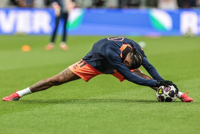 Raphinha of Barcelona in the pregame warmup session during the UEFA Champions League Last 16 match Newcastle Untied vs Barcelona at St. James's Park, Newcastle, United Kingdom on 10 March 2026

(Photo by Mark Cosgrove/News Images)