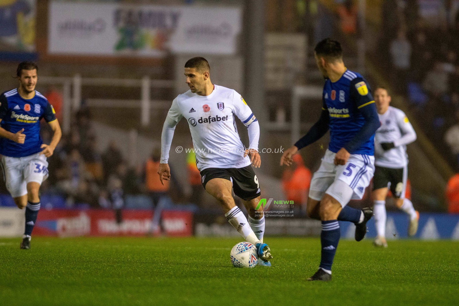 9th November 2019, St Andrews, Birmingham, England; Sky Bet Championship, Birmingham City v Fulham : Aleksandar Mitrovic (09) of Fulham controls the ball just outside the Birmingham City 18 yard box

Credit: Gareth Dalley/News Images