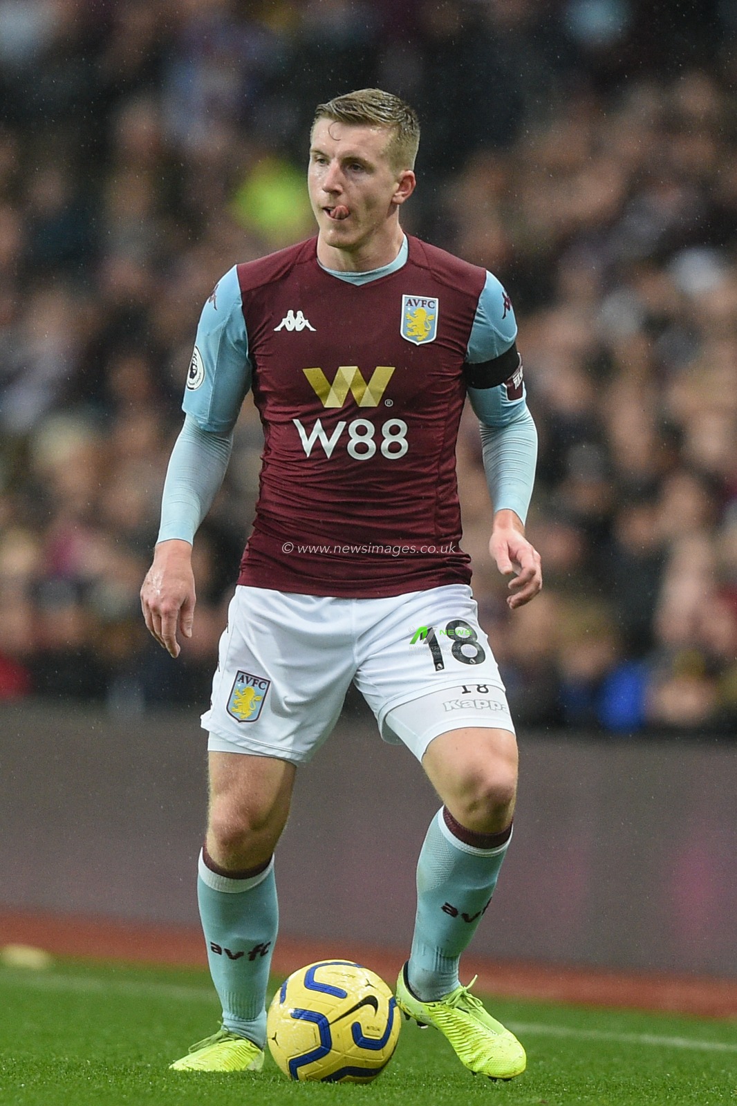26th December 2019, Villa Park, Birmingham, England; Premier League, Aston Villa v Norwich City : Matt Targett (18) of Aston Villa in action during the game

Credit: Richard Long/News Images